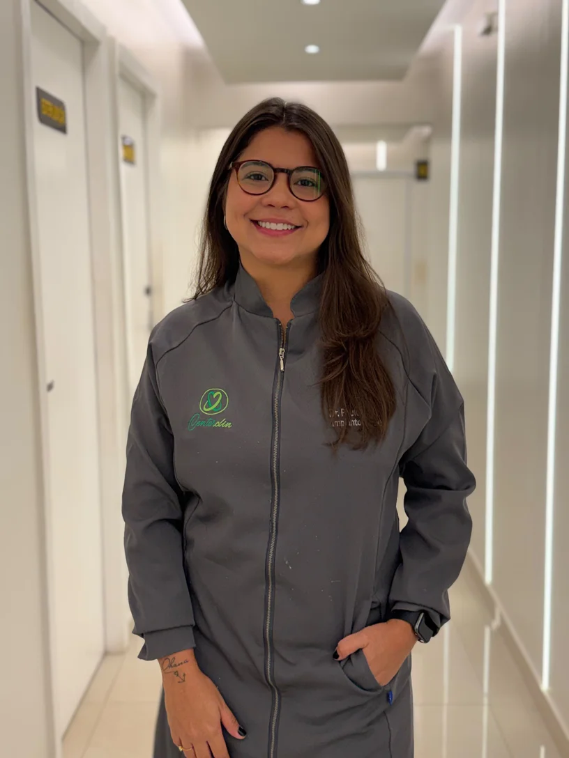 Dra. Thayná Queiroz